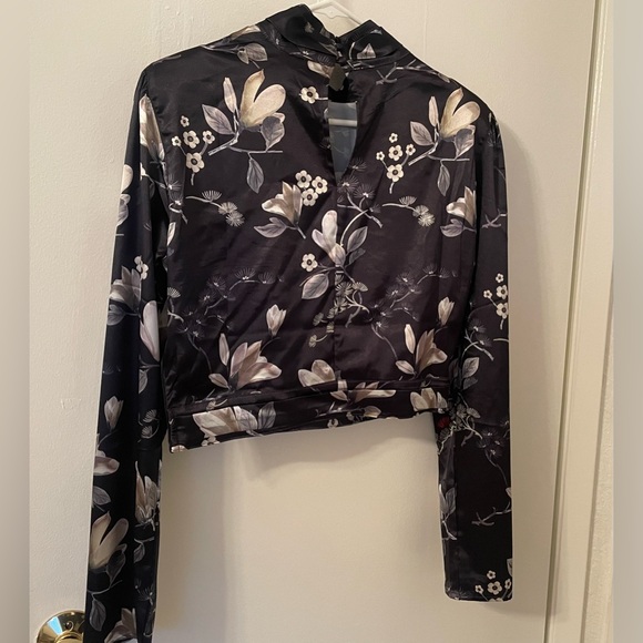 NWOT Express  long sleeve top - Picture 1 of 5
